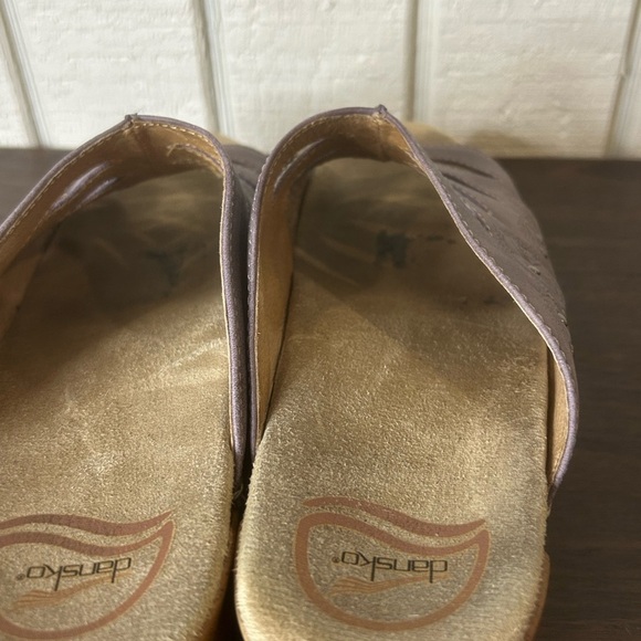 Dansko Sheri Sandals, size 39. Some staining on insoles-see pictures. - Picture 5 of 7